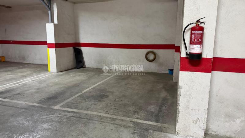 Foto 127ba168-cd1f-47b2-b140-b24402bc2b3b. Parking voiture dans Santa Isabel Jaén