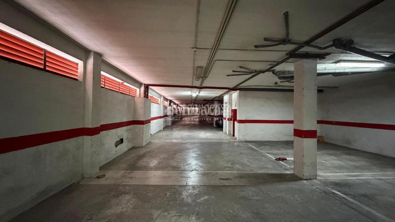 Foto 2ad2aa05-17e9-438b-8574-3ac4243b43ad. Parking voiture dans Santa Isabel Jaén