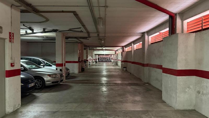 Foto 360dcd8a-24b2-4030-a89f-9f07cdee0664. Parking voiture dans Santa Isabel Jaén