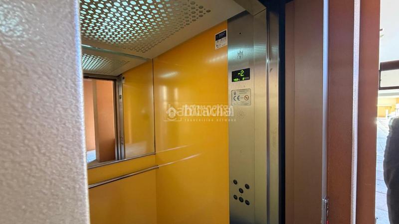 Foto 44f0f9c9-e848-470c-800e-184165d10c8f. Parking voiture dans Santa Isabel Jaén