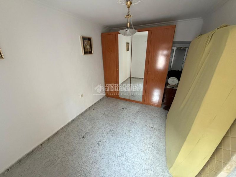 Foto 6839b6c2-542d-4f55-9b25-d4f828151aaa. Casa aparellada a Santa Isabel Jaén