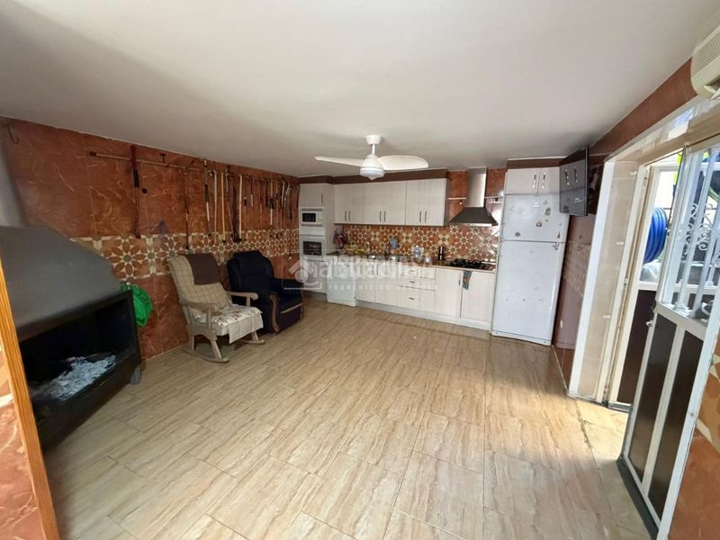Foto a2c4863d-970d-43da-bb0b-35e9ebc97bca. Casa aparellada a Santa Isabel Jaén