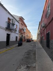Casa aparellada a Santa Isabel. Casa en venta en jaén