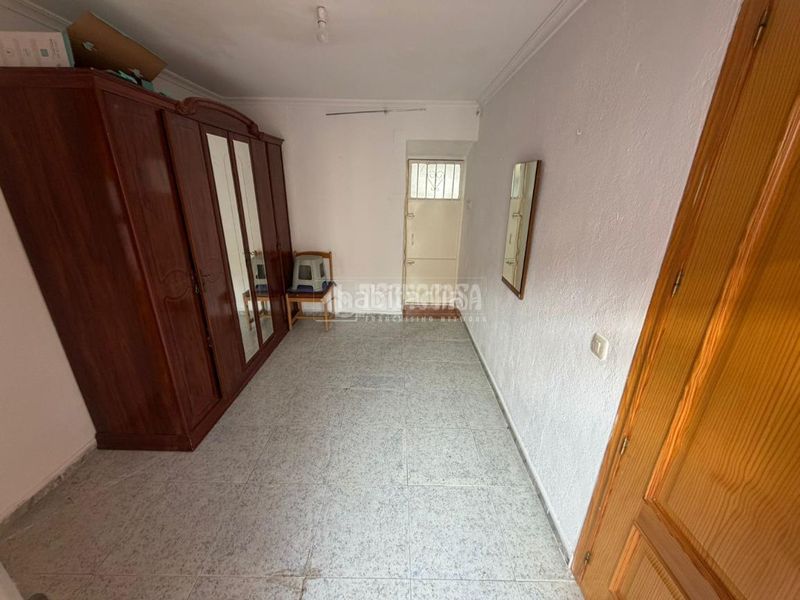Foto d10c0790-81d0-4b46-bb8b-e03cb6782ade. Casa aparellada a Santa Isabel Jaén