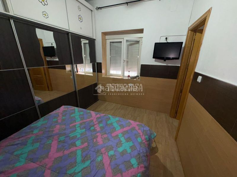 Foto daeec222-bb5e-45d1-8710-8d6f185e354b. Casa aparellada a Santa Isabel Jaén