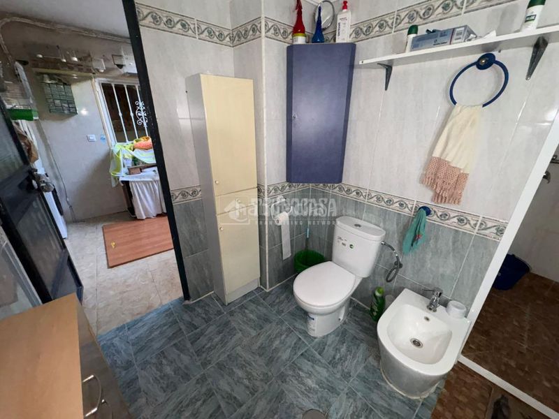 Foto dbf3a8f8-1cf3-47b6-9903-5b6259ac6165. Casa aparellada a Santa Isabel Jaén