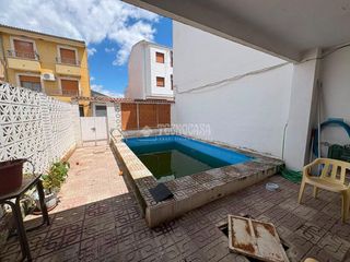 Casa aparellada a Villares (Los)