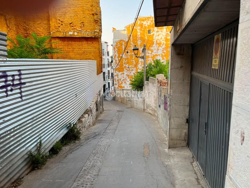 Foto a3634258-7070-433f-80fa-bb9354612d75. Aparcament cotxe a San Bartolomé - Millán de Priego Jaén