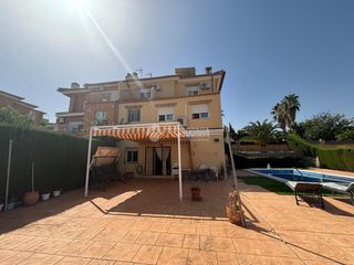Doppelhaus in Guardia de Jaén (La). Casa en venta en la guardia de jaén