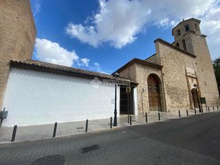 Casa bifamiliare in Ctra. Circunvalación - La Magdalena. Casa en venta en jaén