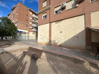 Local commercial en Paz de belgrado-b.peral 11. Local comercial en venta en jos mara de la puerta haciendo esq