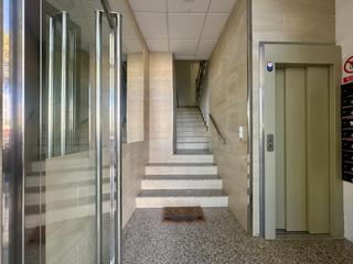 Appartement à Alameda. Estupendo piso para reformar en reina victoria!!!!!