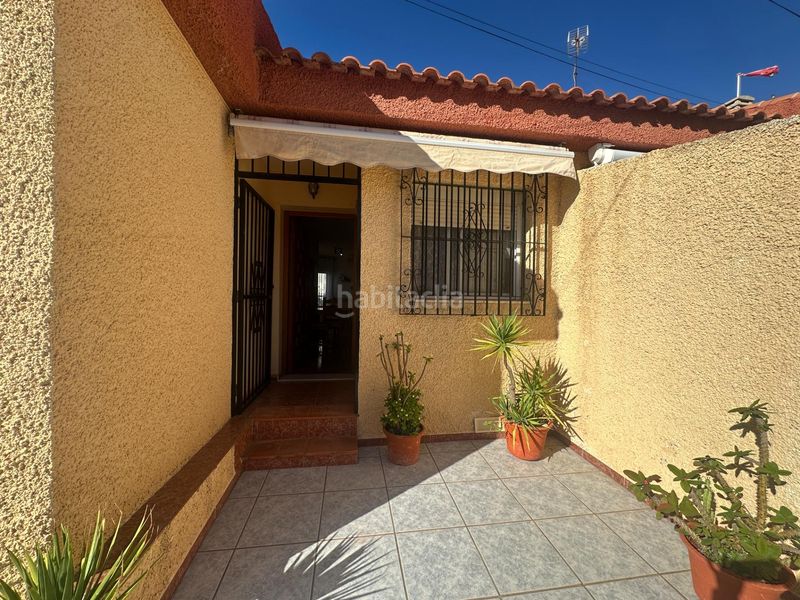 Foto a83f389c-8d38-4dac-855c-7d2a5c487d33. Casa adossada a Los Nietos Cartagena