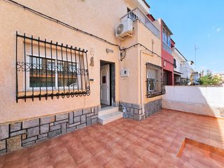Duplex à Los Barreros - Cuatro Santos. Coqueto dúplex muy cerquita del corazón de la ciudad para entrar
