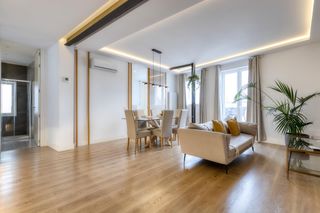 Penthouse  Carretas. Ático reformado con gran terraza y vistas abiertas a 1 minuto de