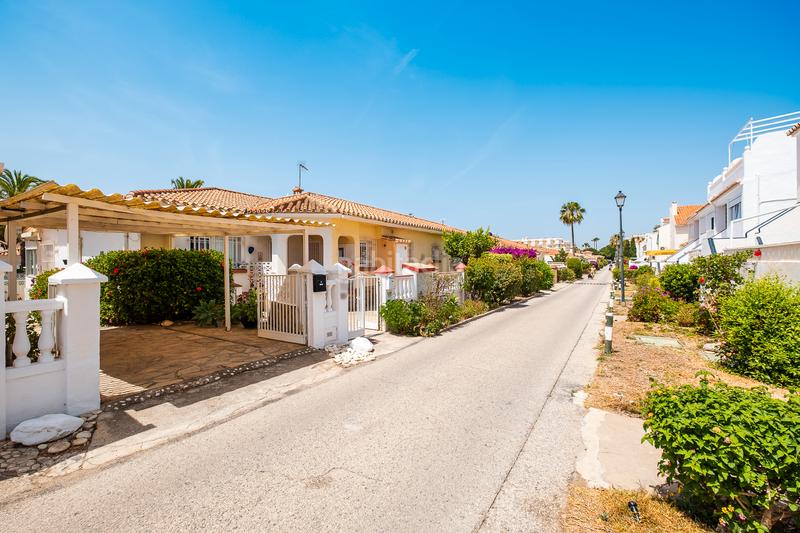 Foto 09892e23-9405-4831-b0a4-61ad8cf4f456. Chalet casa pareada en venta costa 2 dormitorios playa en Torrox
