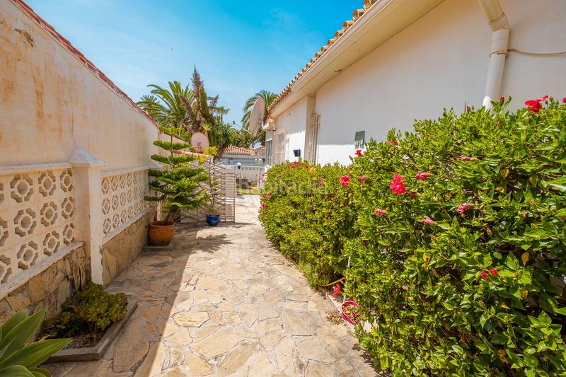 Foto e566ad57-7ba9-411b-ad3b-edb17fc68161. Chalet casa pareada en venta costa 2 dormitorios playa en Torrox