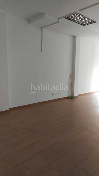 Foto b16effc6-c10d-41c7-a7f6-17e3be1a508c. Alquiler local comercial en calle doctor fleming 44 local de alquiler Centro en Torre del Mar