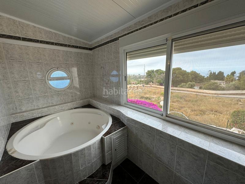 Foto 3f9ed131-87c0-4e37-9271-f7c69b3ddf63. Alquiler chalet en calle los álamos 41a chalet de alquiler con 3 dormitorios , piscina y parking en Nerja