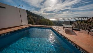 Xalet a Calle axarquia 24. Chalet en venta frigiliana con 3 dormitorios, piscina y garaje