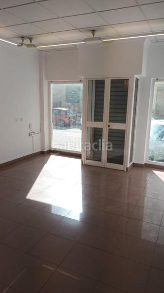 Foto 513e9463-1546-4d34-adfd-2df2f374cc24. Lloguer local comercial a calle el chaparil 12 a Nerja