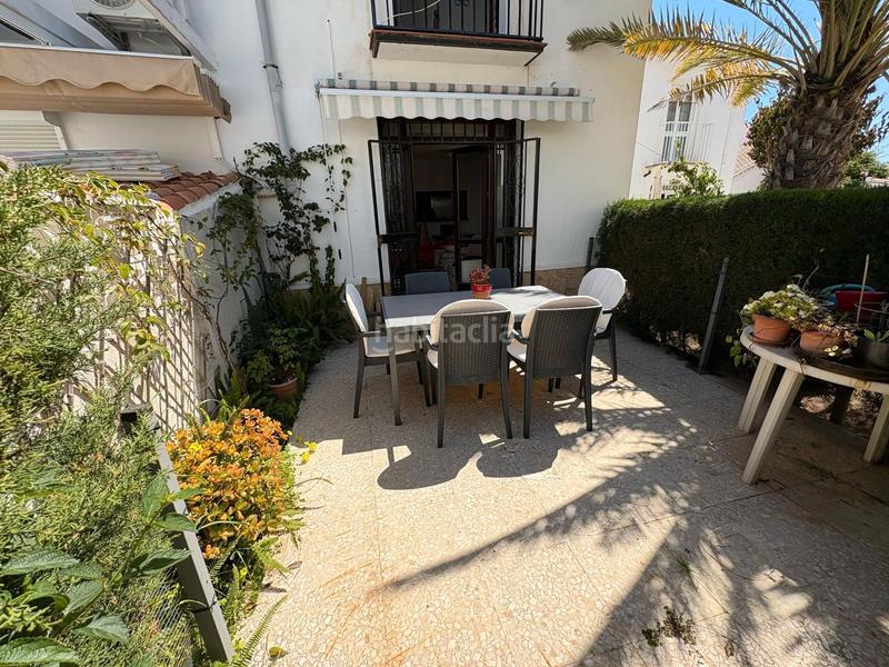 Foto a39a81b0-65aa-45d2-aa38-a2b5c70e4941. Casa adossada a avenida esperanto 138 a Centro Internacional Torrox