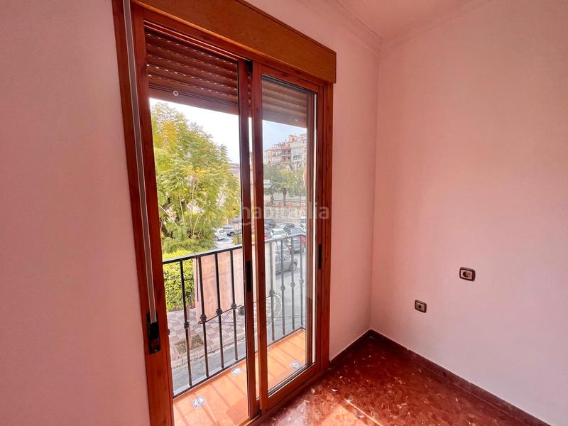 Foto 8ce81b63-1081-48c4-afc9-277b2ccee4c6. Piso en calle almedina 38 piso en venta con 3 dormitorios y garaje en Torrox