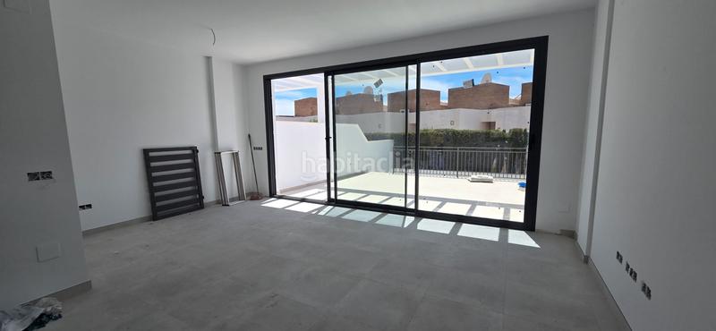 Foto b5c50b58-248c-4284-bad1-8ecb583a4085. Casa adosada en n/a adosados en venta costa ( El Peñoncillo) 2 dormitorios, piscina y garaje en Torrox