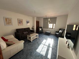 Alquiler Apartamento  Calle casas nuevas 17. Piso de alquiler en torrox costa con 3 dormitorios centro