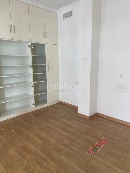 Foto 2162cbeb-cdbe-4fc0-a898-0ffcfd3c8528. Local comercial en calle bronce 37 local en venta con 135 m2 en Nerja