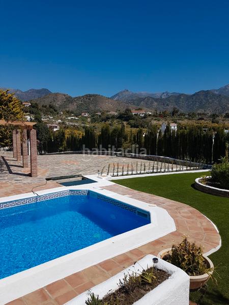Foto 7b2e7e9f-f085-4201-b84f-b4a2b078eaa9. Alquiler chalet en calle copérnico 2 chalet con 3 dormitorios con piscina en Nerja
