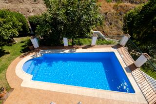 Chalet  Terreno au-1 loma de las vacas 23. Villa en venta frigiliana con 3 dormitorios, piscina y garaje