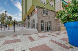 Local commercial à Avenida la hispanidad nº12. Local + estudio venta velez-malaga