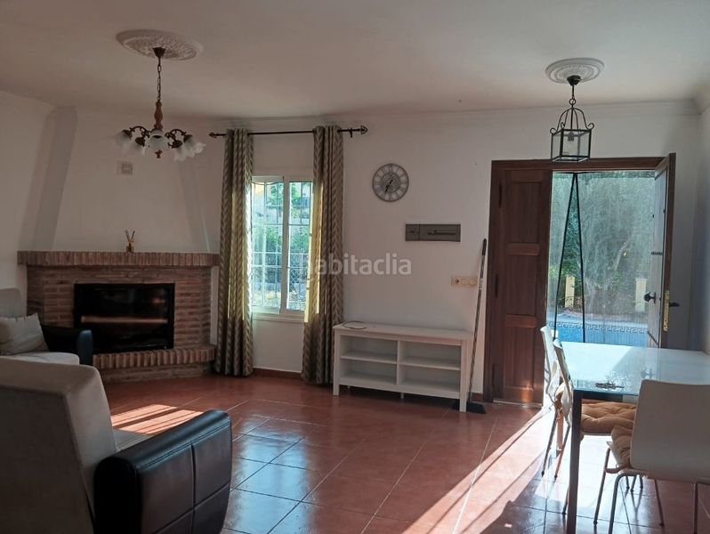 Foto cb7f344a-ceba-4908-b612-9ce2f4e53419. Casa a calle copérnico 2 a Avda Pescia - Ctra de Frigiliana Nerja