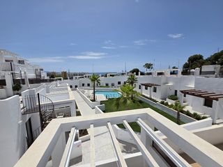 Miete Chalet  Calle madrid 27. Chalet de alquiler en nerja con 3 dormitorios, parking y piscina