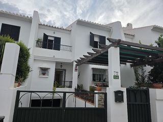 Chalet  Calle campo de borja 44. Chalet en venta torre del mar( viña malaga) con 3 dormitorios, g