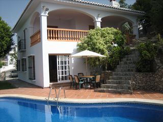 Affitto Chalet  Calle de la exótica 450. Chalet de alquiler en nerja con 3 dormitorios y piscina