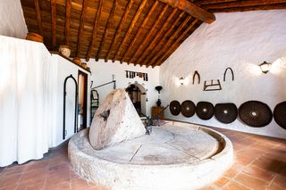 House  N/a. Cortijo en nerja rio de la miel, antiguo molino de aceite con vi