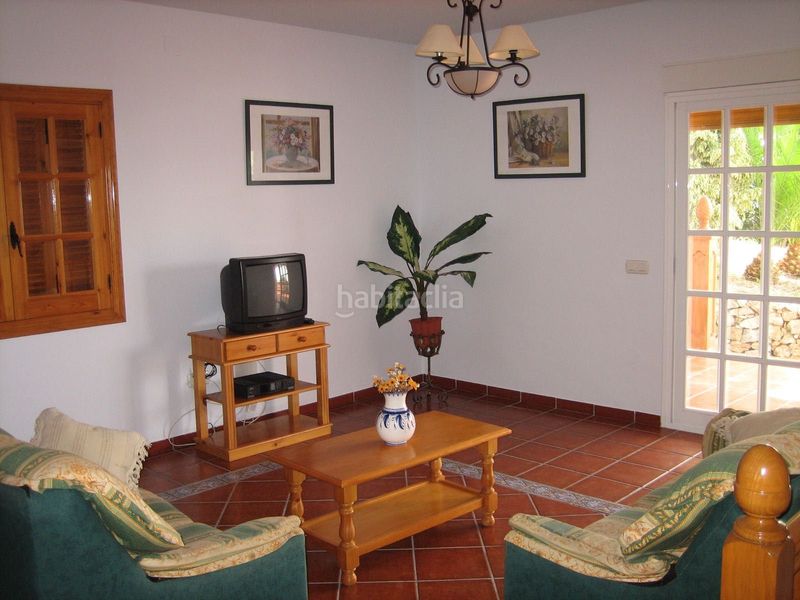 Foto 0df5f984-b6e0-43d4-becf-327408f3aa04. Rent chalet with parking pool in Avda Pescia - Ctra de Frigiliana Nerja