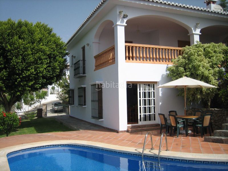 Foto b2b2ad9a-e5f3-45a0-9555-bcc9b3d7e6d2. Affitto chalet con parcheggio piscina in Avda Pescia - Ctra de Frigiliana Nerja