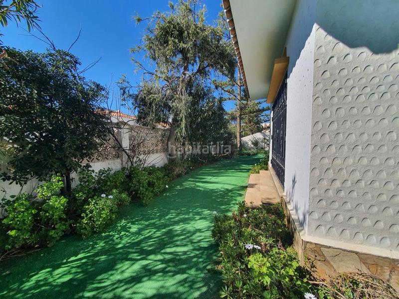 Foto 509d4b09-e902-44a1-9f90-d3c958f02852. Chalet  en venta costa con 4 dormitorios 2 linea de playa en Torrox