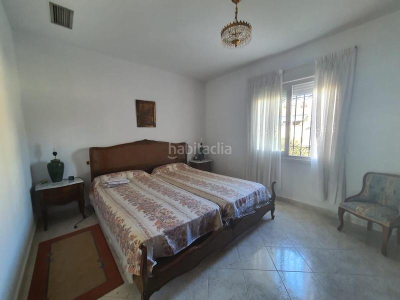 Foto 574e1dd1-5488-40fa-8baf-abe6a2f2159a. Chalet  en venta costa con 4 dormitorios 2 linea de playa en Torrox