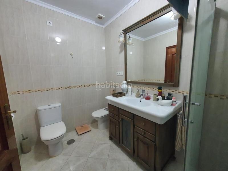 Foto 5942b091-1cc3-43a8-bbe5-9d84a5b6a3bb. Chalet  en venta costa con 4 dormitorios 2 linea de playa en Torrox
