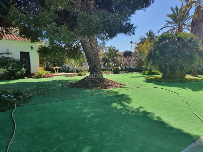 Foto b8536d98-f778-47a2-b2db-34f7d804f2fb. Chalet  en venta costa con 4 dormitorios 2 linea de playa en Torrox