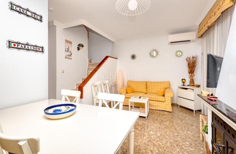 Foto 4bef2d1a-7c89-4ff1-937c-bfbeb2ba5cf8. Casa a schiera con camino riscaldamento parcheggio piscina in Nerja