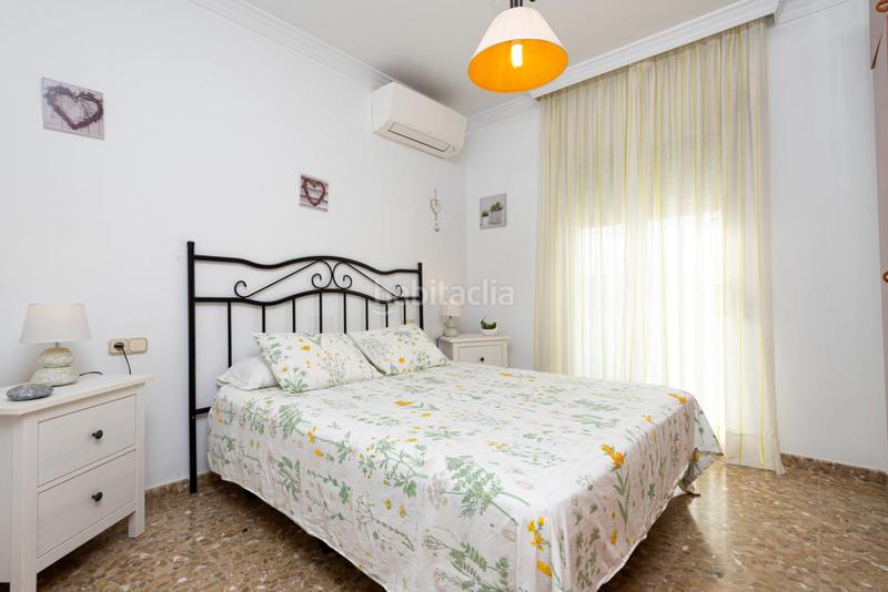 Foto 824f4e41-43ae-47b9-8980-c9481096e26a. Casa a schiera con camino riscaldamento parcheggio piscina in Nerja