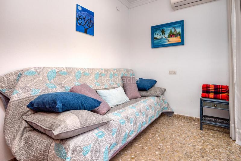 Foto c52314fd-6e6e-454d-b7db-8819b3c9a952. Casa a schiera con camino riscaldamento parcheggio piscina in Nerja