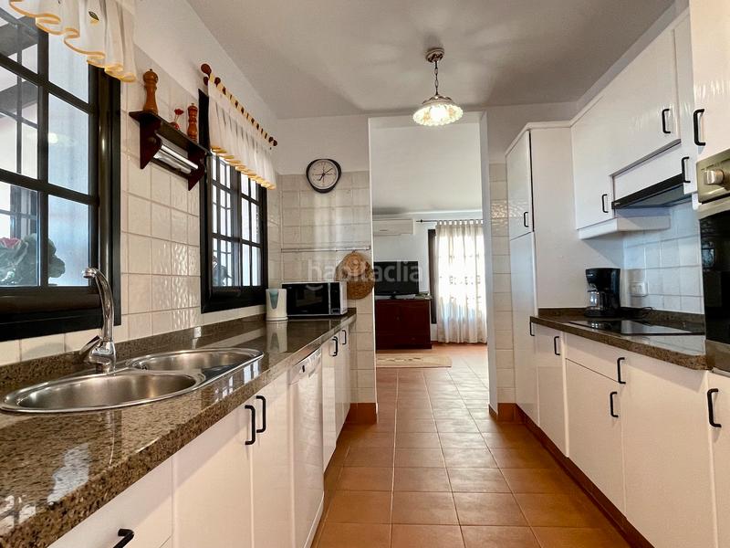 Foto 2b9a5c0a-4cce-4216-be2a-21f1886ce333. Chalet con camino riscaldamento parcheggio piscina in Algarrobo