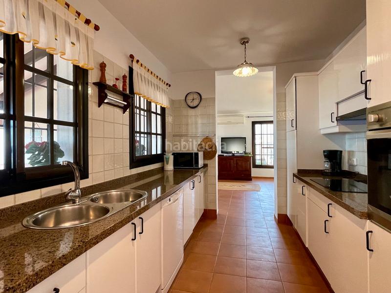 Foto 82b257a4-8f42-4875-8df1-ecc1a6f5004c. Chalet con camino riscaldamento parcheggio piscina in Algarrobo