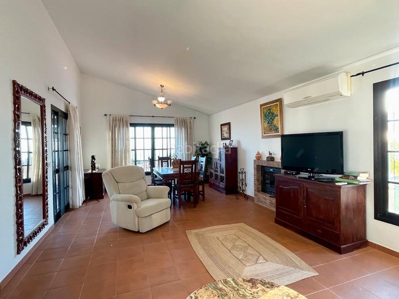 Foto 9dedc8fe-87ca-45fb-b7a7-276f2d8c6ae2. Chalet con camino riscaldamento parcheggio piscina in Algarrobo